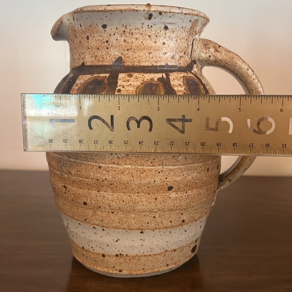 Vintage stoneware pitcher with speckled glaze - Picture 9 of 9